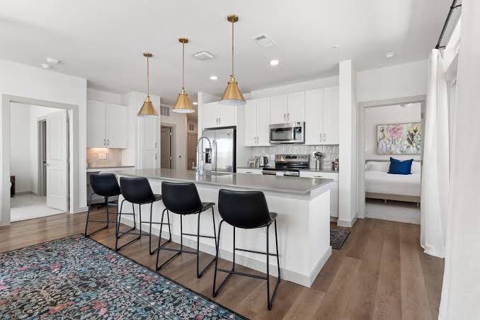 Bright Spacious 2BR 2BA | Open Layout MER 2209