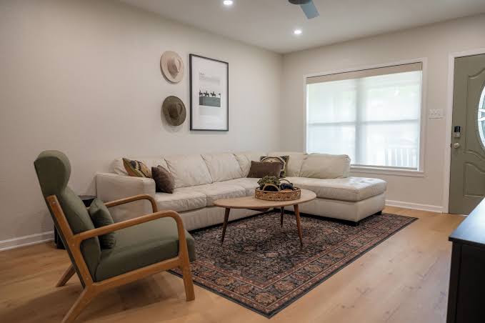 Charming 2-bedroom 2-bath house close to Texas State University and the River