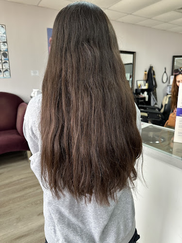 Excelencia Unisex Salon