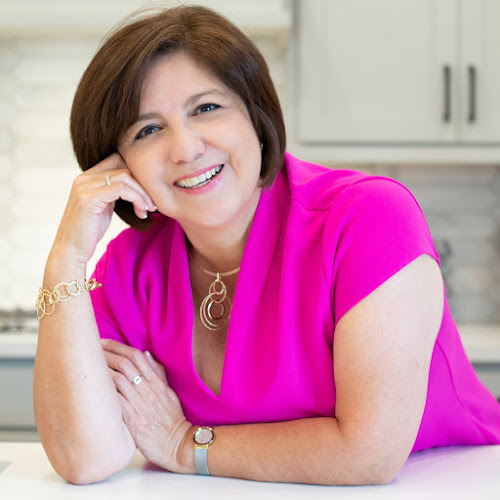 Lucy Gamez, Real Estate Broker