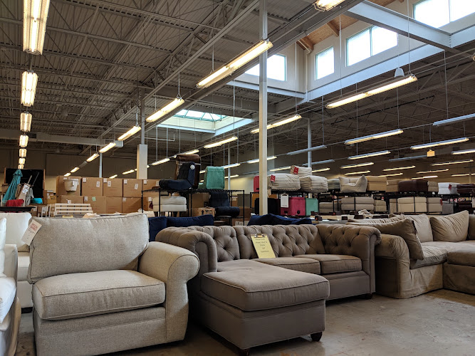 Pottery Barn Outlet