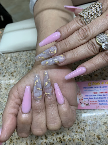 Q nails and spa