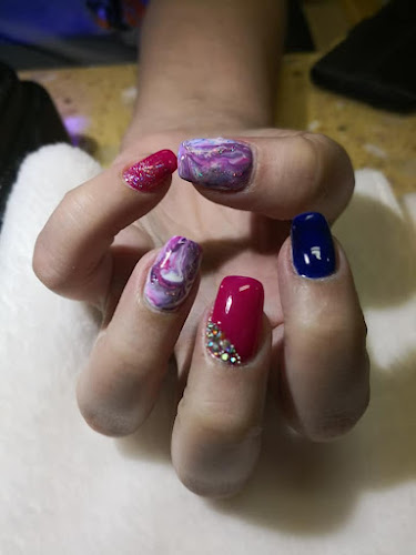 Queen Nails