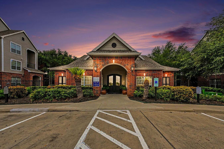 Savannah Club Apartments