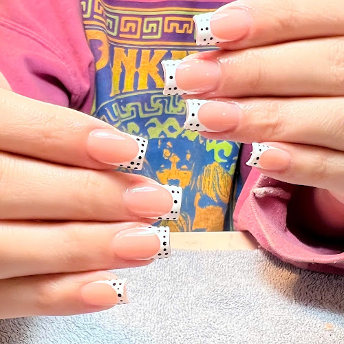 Trendy Nails Spa