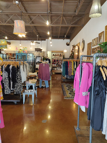 Two P’s & Calli’s Boutique